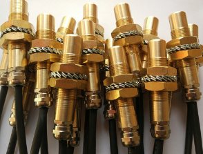 ZDI DC24V 200mA 磁性傳感器 不銹鋼外殼的高性能工業(yè)配套設(shè)備